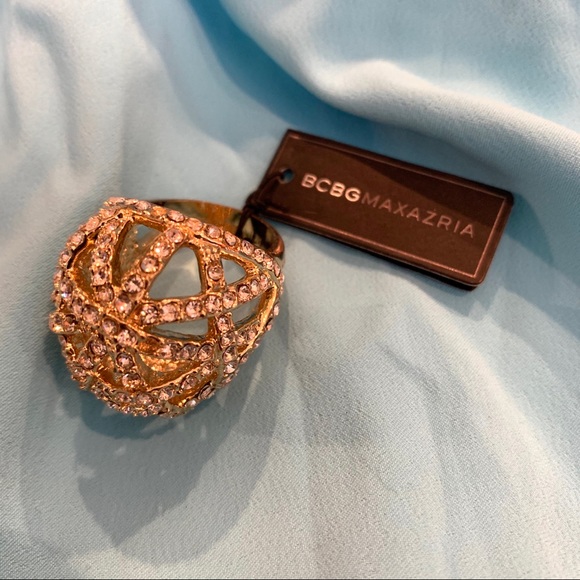 BCBGMaxAzria Jewelry - NWT BCBGMaxAzria Gold/Rhinestone Cocktail Ring